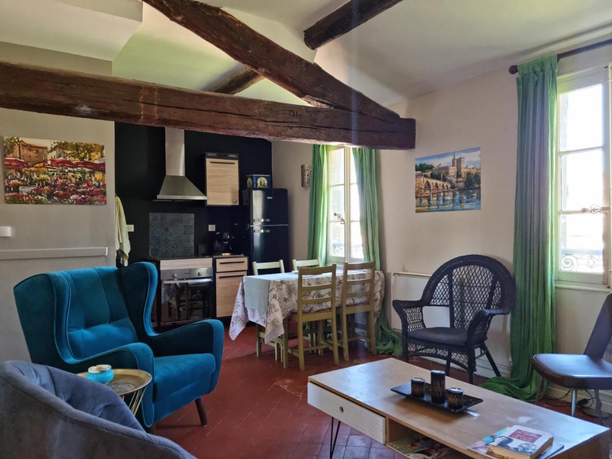Ferienwohnung Un Nid Sur Les Toits Face Au Palais Des Papes Avignon Exterior foto