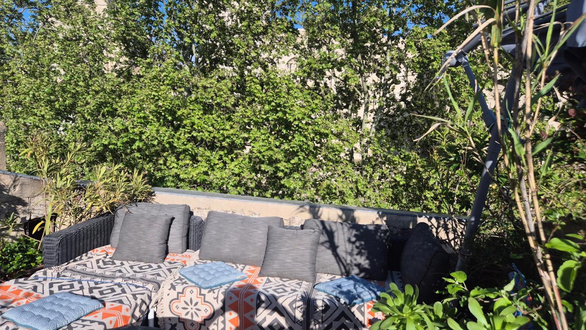 Ferienwohnung Un Nid Sur Les Toits Face Au Palais Des Papes Avignon Exterior foto